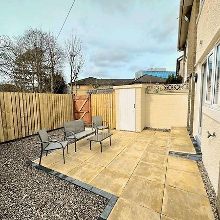 Quirky, Family Home In Glasgow Cardonald Exterior photo