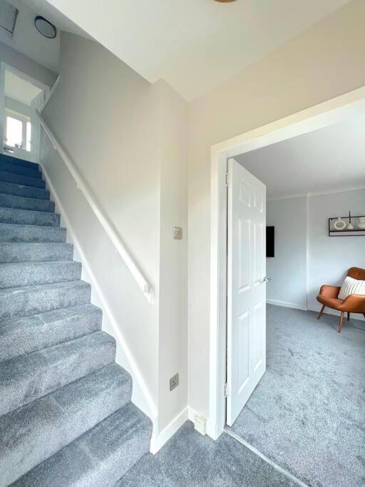 Quirky, Family Home In Glasgow Cardonald Exterior photo